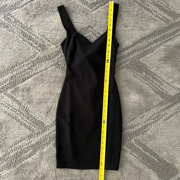 Glare dress - Picture 2 of 3